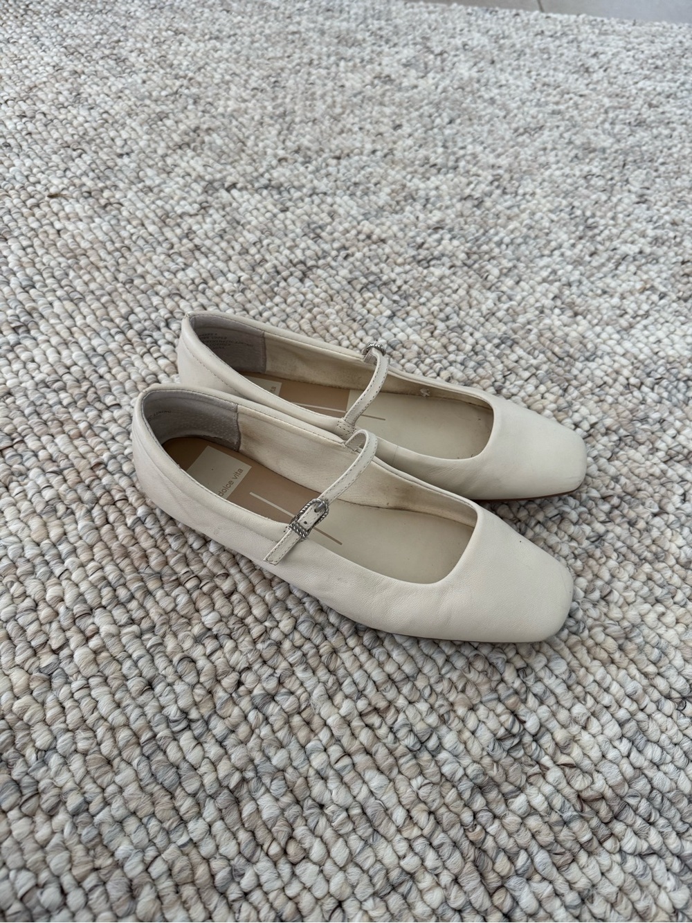Dolce Vita Reyes Ivory Leather